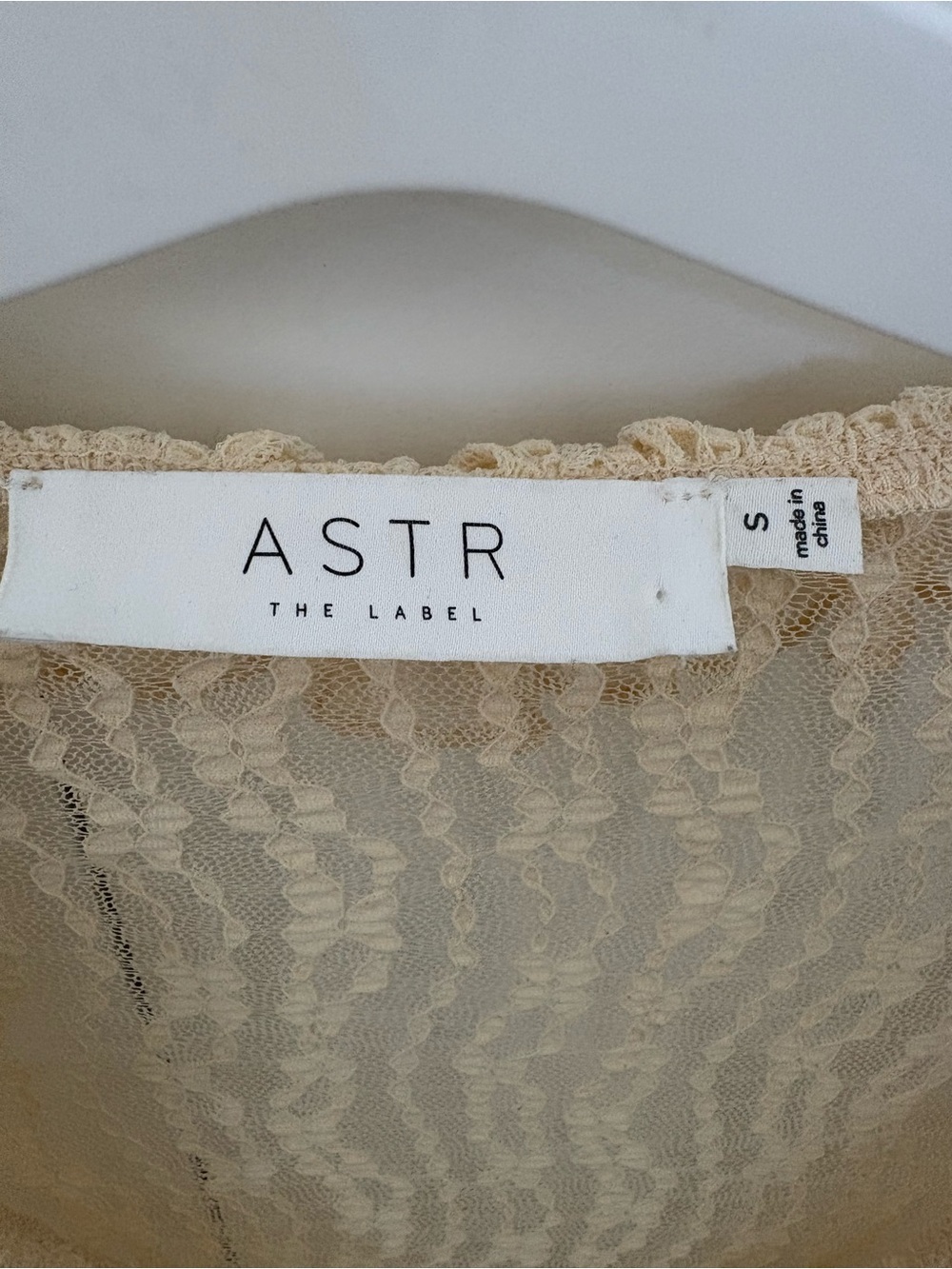 Astr Sheer Lace Ruffled Tie-Front Top - Cream. Size Small - Picture 6 of 10